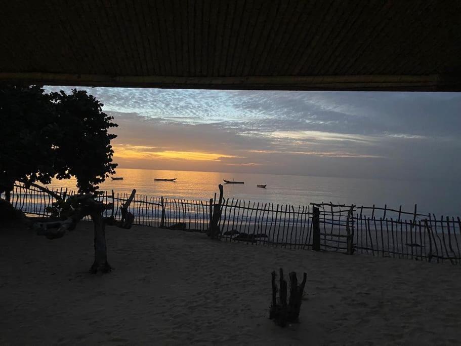 Case Beach Ngalou Sessene Extérieur photo